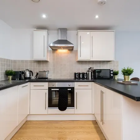 Host & Stay - Central Balcony Apt Liverpool Exterior photo