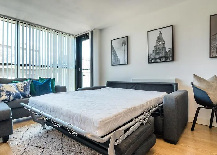 Host & Stay - Central Balcony Apt