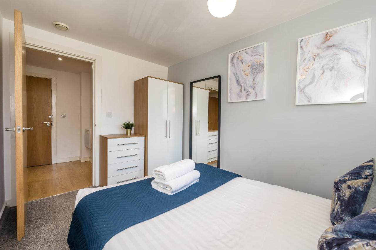 Host & - Balcony Apartment Liverpool